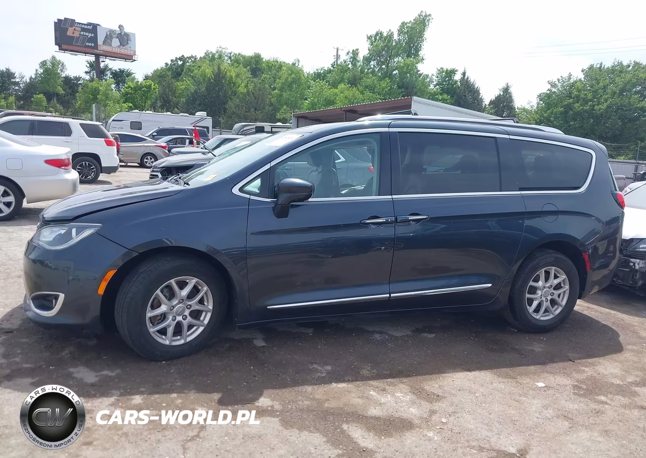 2020 Chrysler Pacifica Touring L VIN:2C4RC1BG8LR157641 - 15