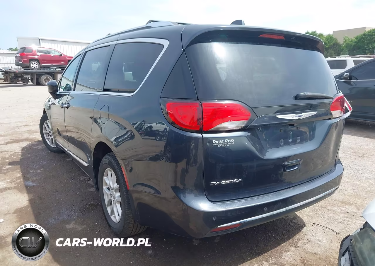 2020 Chrysler Pacifica Touring L VIN:2C4RC1BG8LR157641 - 3