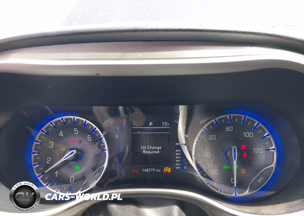2020 Chrysler Pacifica Touring L VIN:2C4RC1BG8LR157641 - 7