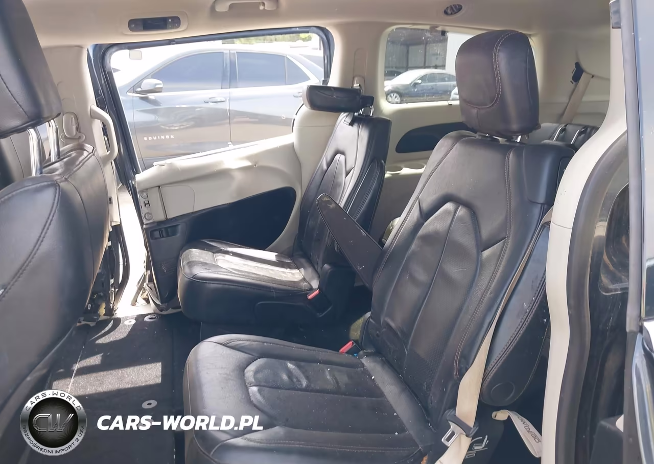 2020 Chrysler Pacifica Touring L VIN:2C4RC1BG8LR157641 - 8