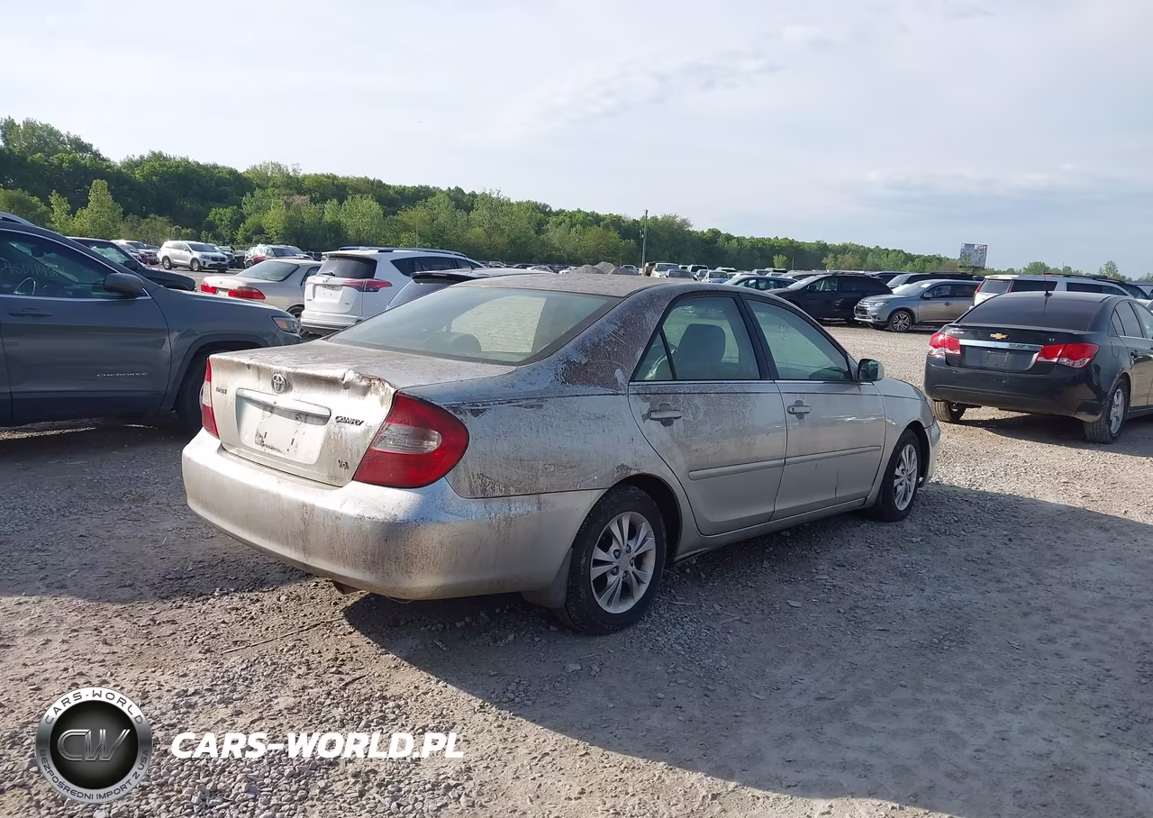 2004 Toyota Camry Le V6 VIN:4T1BF30K14U571467 - 4