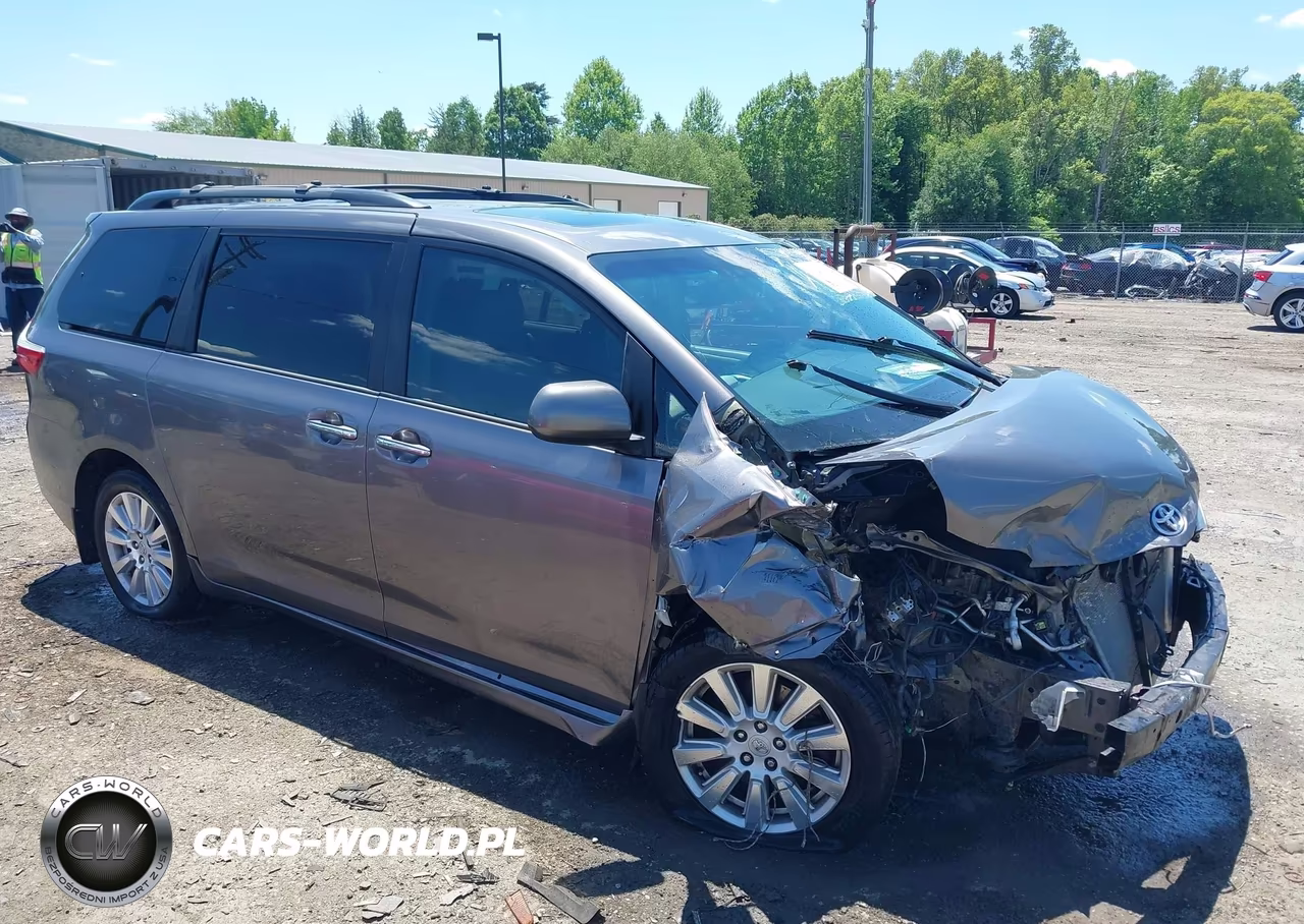 2017 Toyota Sienna Xle Premium 7 Passenger – zdjęcie 1 z 17