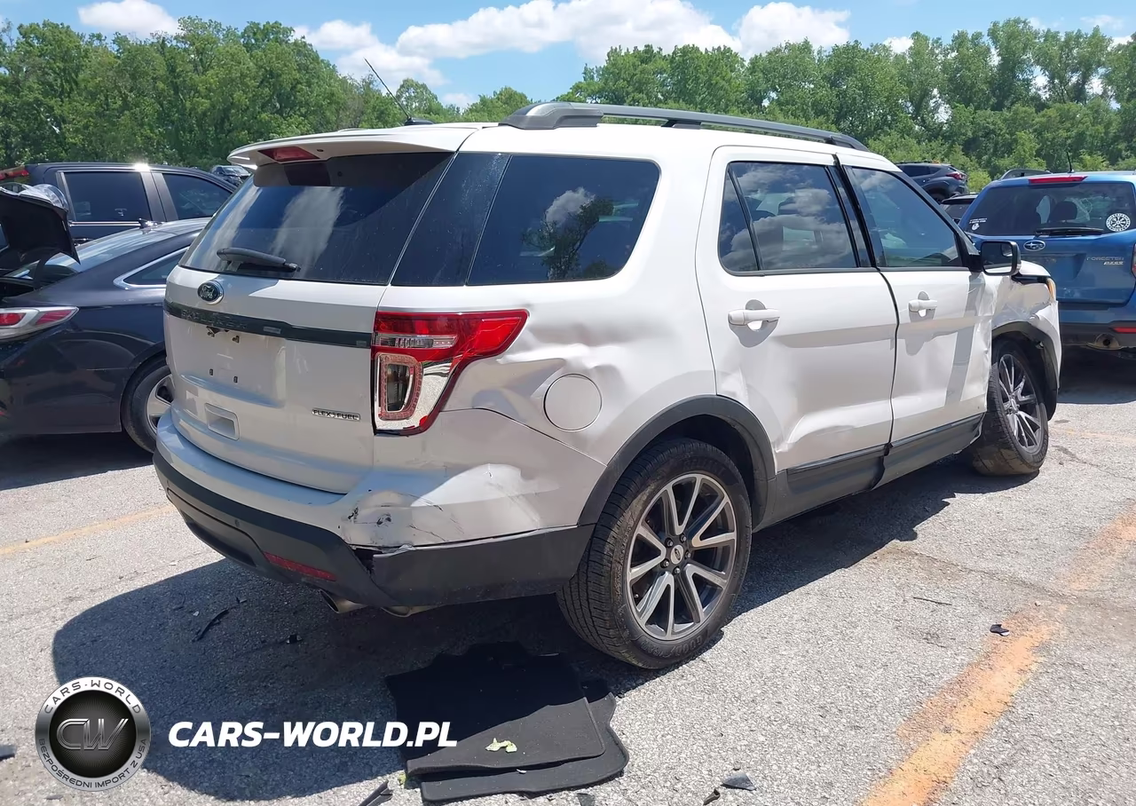 2015 Ford Explorer Xlt VIN:1FM5K7D88FGA26835 - 4