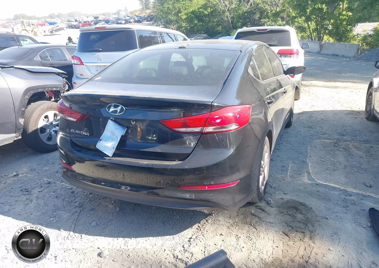 2017 Hyundai Elantra Se VIN:5NPD84LF2HH072592 - 4