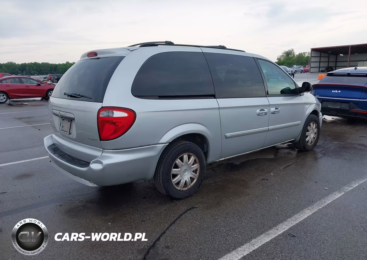 2007 Chrysler Town & Country Touring VIN:2A4GP54L97R304286 - 4