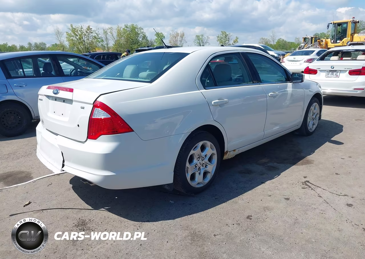 2011 Ford Fusion Se VIN:3FAHP0HA6BR246524 - 4