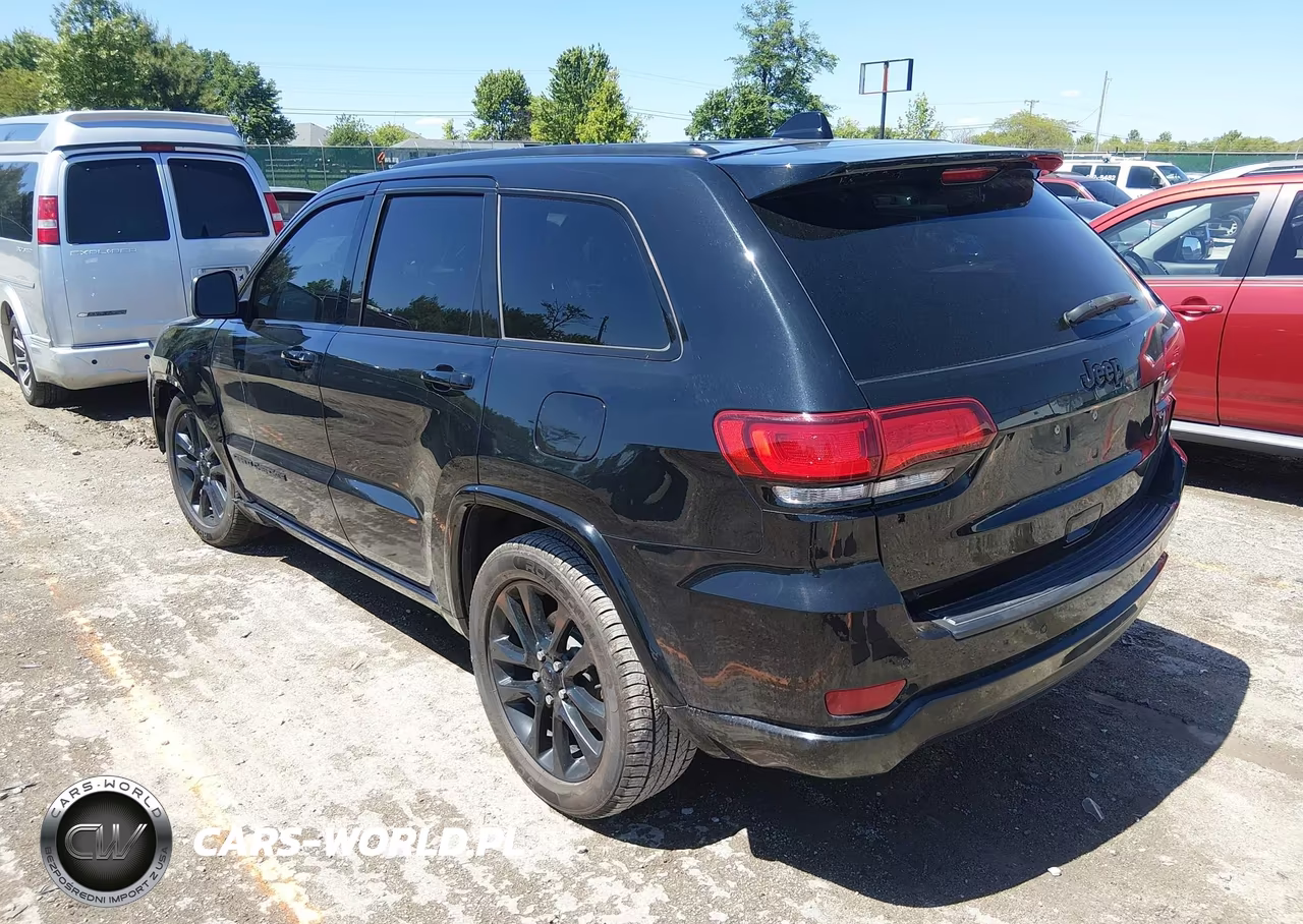 2018 Jeep Grand Cherokee Altitude 4X2 VIN:1C4RJEAG7JC485198 - 3