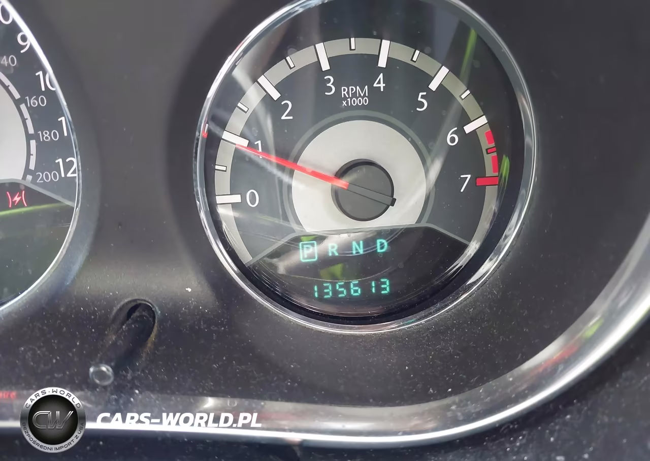 2014 Chrysler 200 Touring VIN:1C3CCBBGXEN119652 - 15