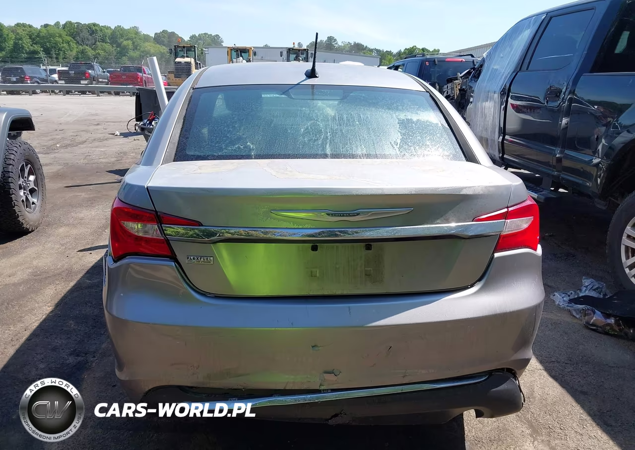 2014 Chrysler 200 Touring VIN:1C3CCBBGXEN119652 - 16