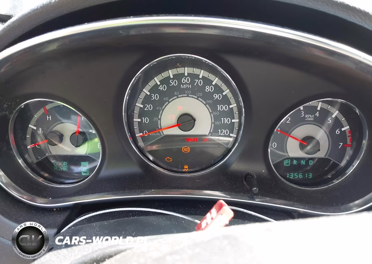 2014 Chrysler 200 Touring VIN:1C3CCBBGXEN119652 - 7