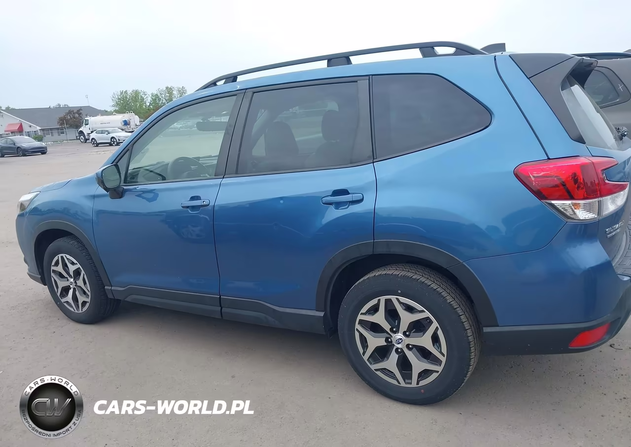 2024 Subaru Forester Premium VIN:JF2SKACC1RH415973 - 14