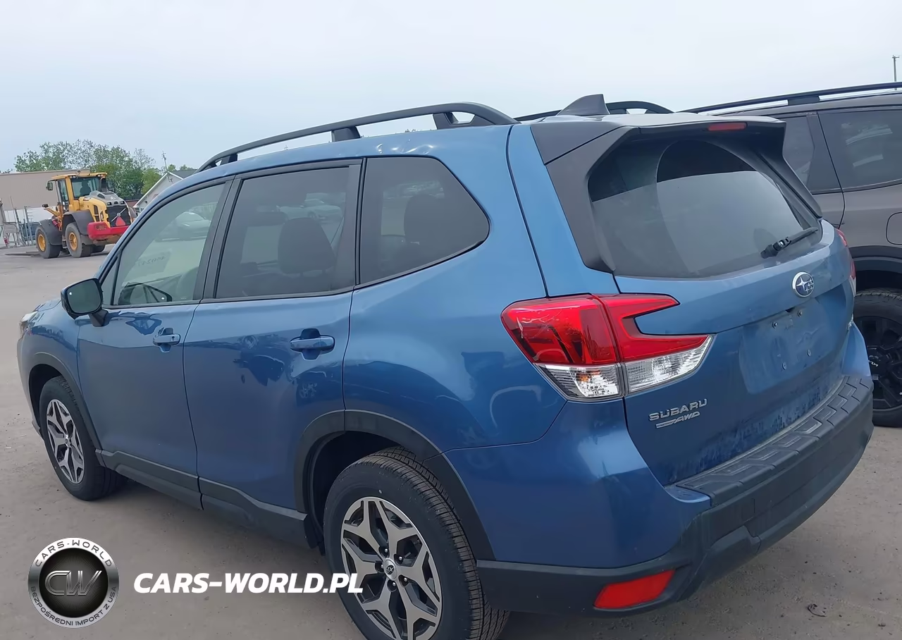 2024 Subaru Forester Premium VIN:JF2SKACC1RH415973 - 3