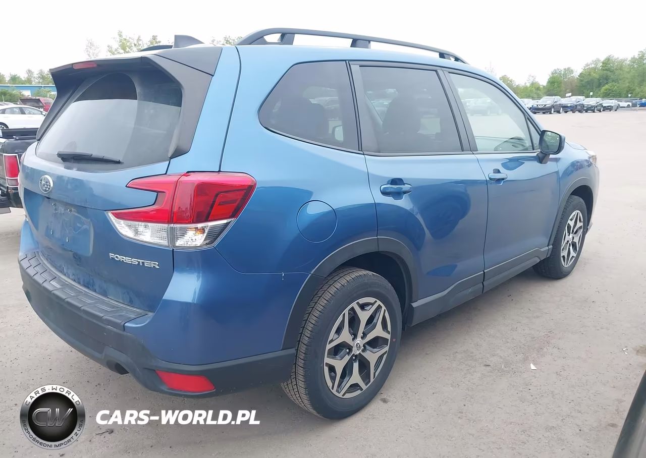2024 Subaru Forester Premium VIN:JF2SKACC1RH415973 - 4
