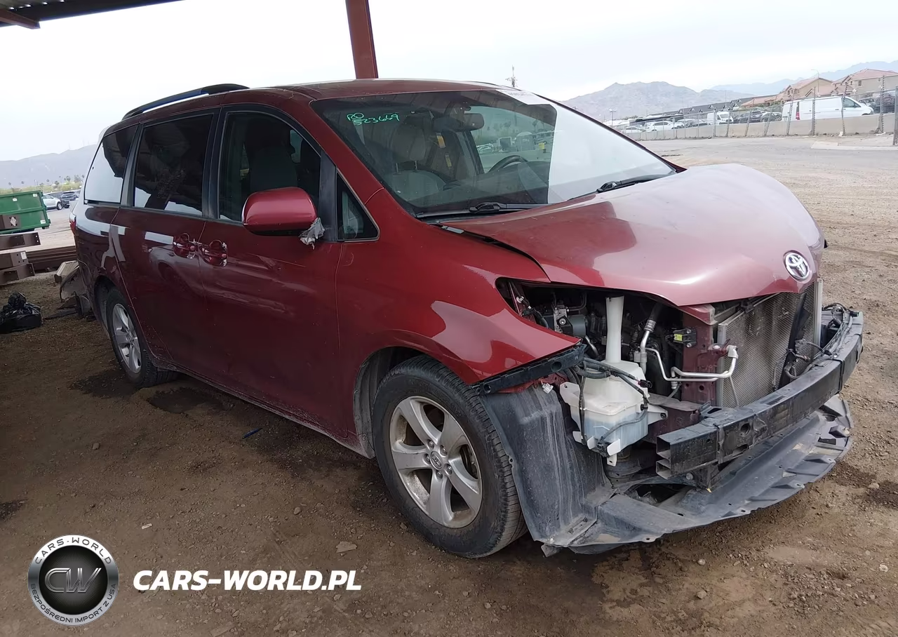 2016 Toyota Sienna Le 8 Passenger