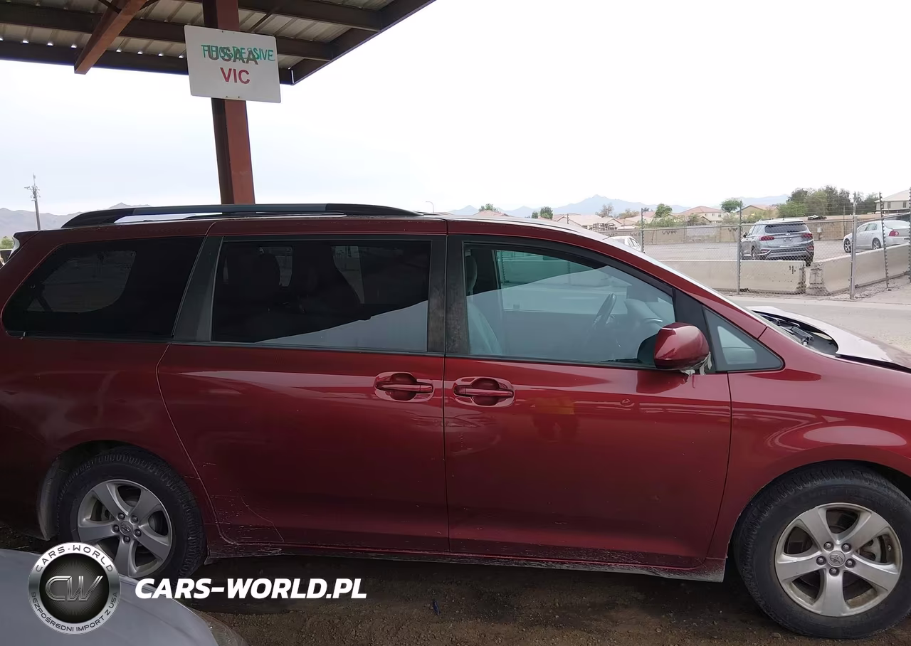 2016 Toyota Sienna Le 8 Passenger VIN:5TDKK3DC1GS709083 - 14