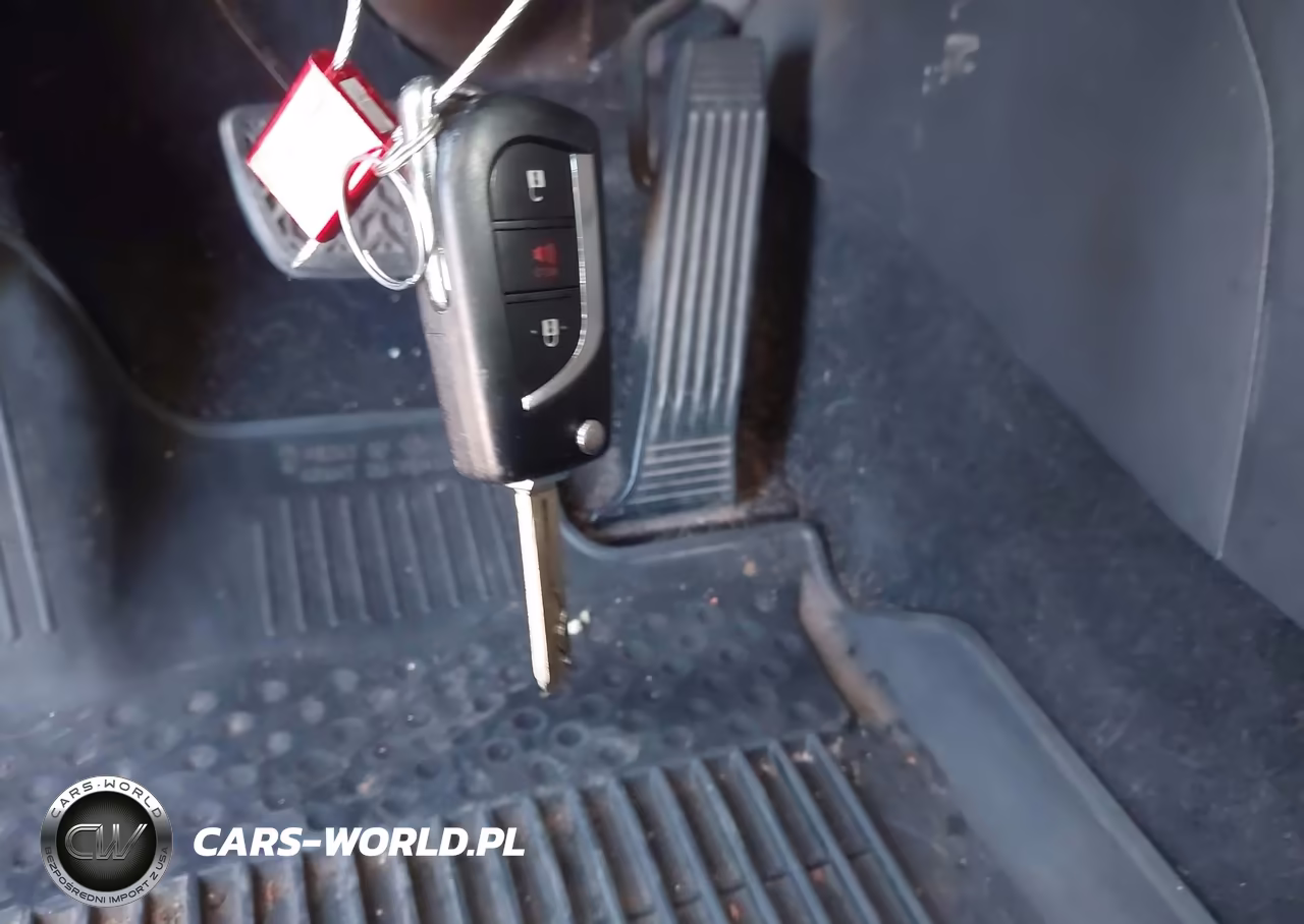 2020 Toyota Rav4 Hybrid Le VIN:2T3MWRFV7LW052524 - 11