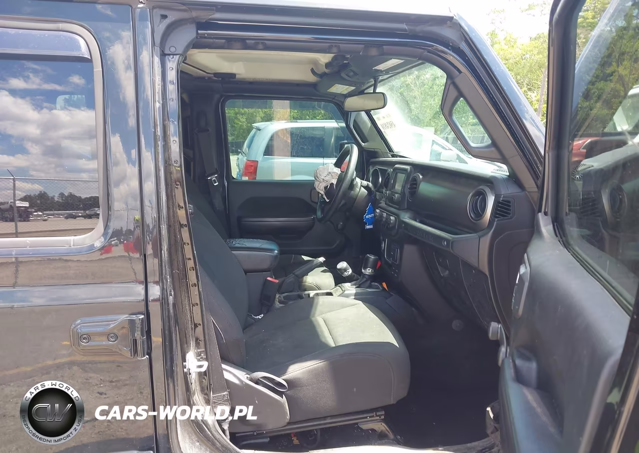 2018 Jeep Wrangler Unlimited Sport 4X4 VIN:1C4HJXDNXJW239083 - 5