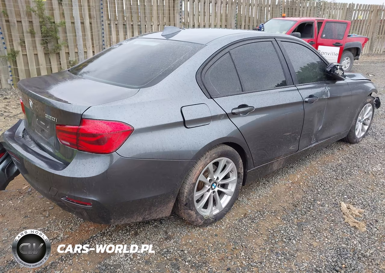 2017 BMW 320I xDrive VIN:WBA8E5G3XHNU43222 - 4