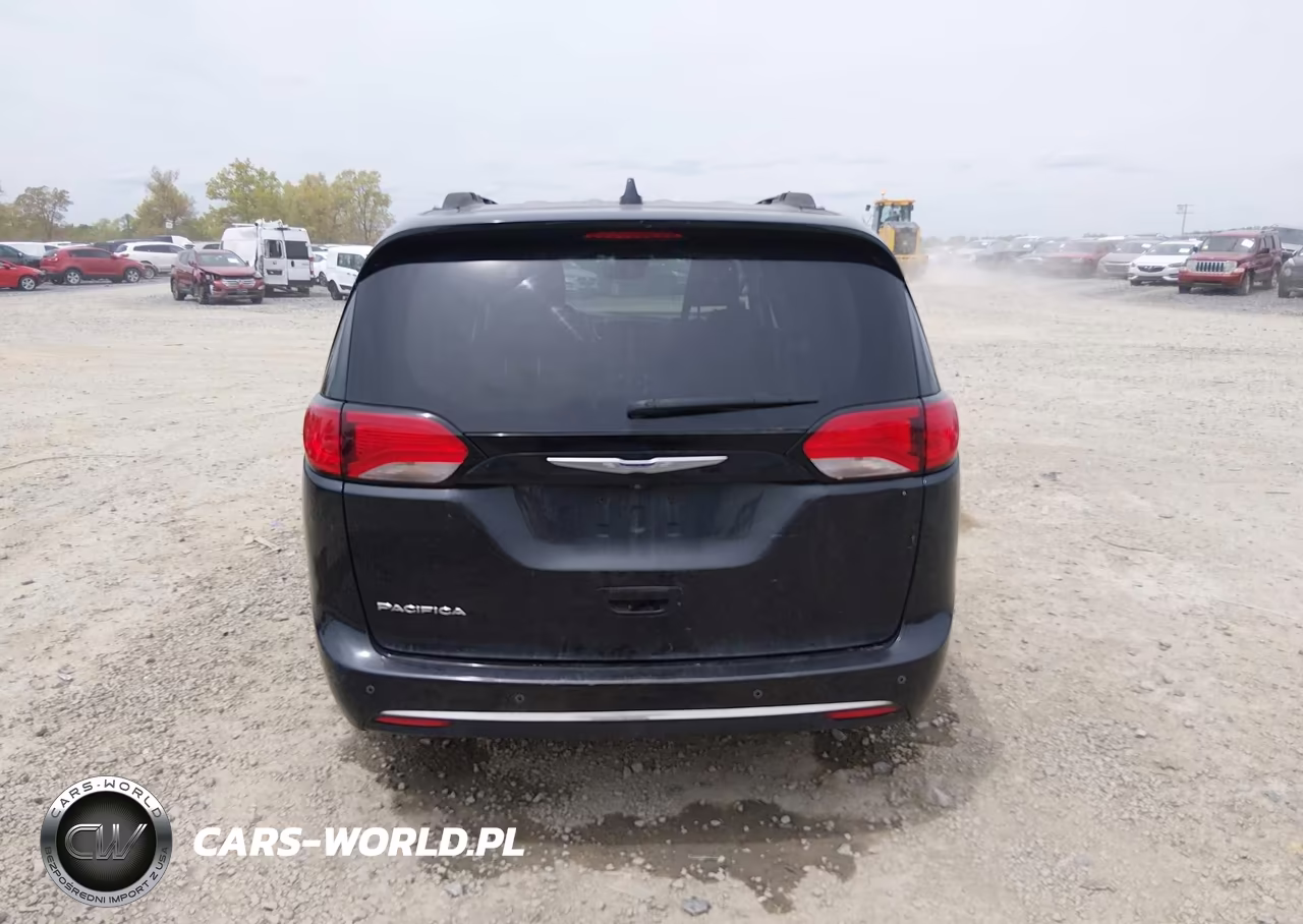 2019 Chrysler Pacifica Touring L Plus VIN:2C4RC1EG8KR681432 - 16