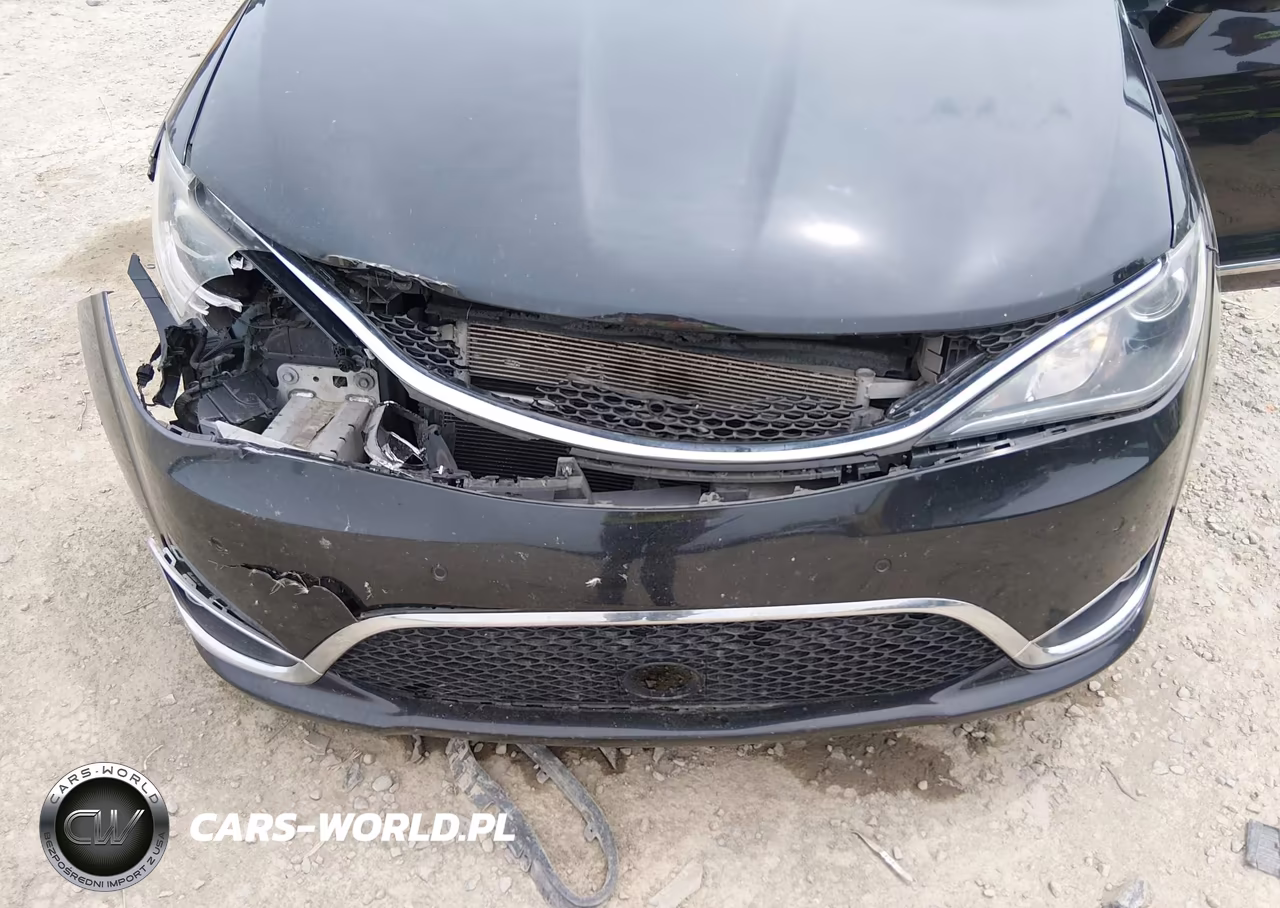 2019 Chrysler Pacifica Touring L Plus VIN:2C4RC1EG8KR681432 - 6