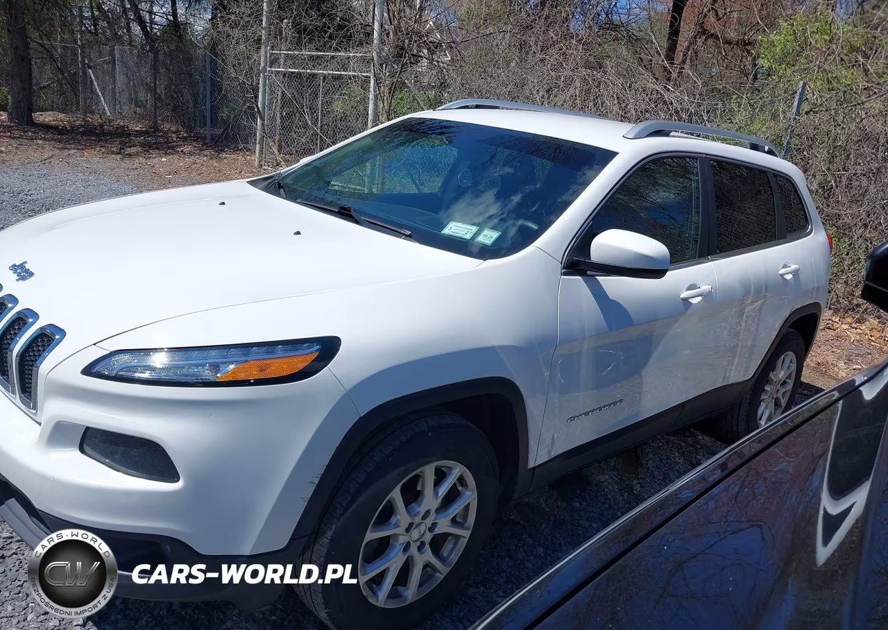 2018 Jeep Cherokee Latitude 4X4 VIN:1C4PJMCB0JD531872 - 14