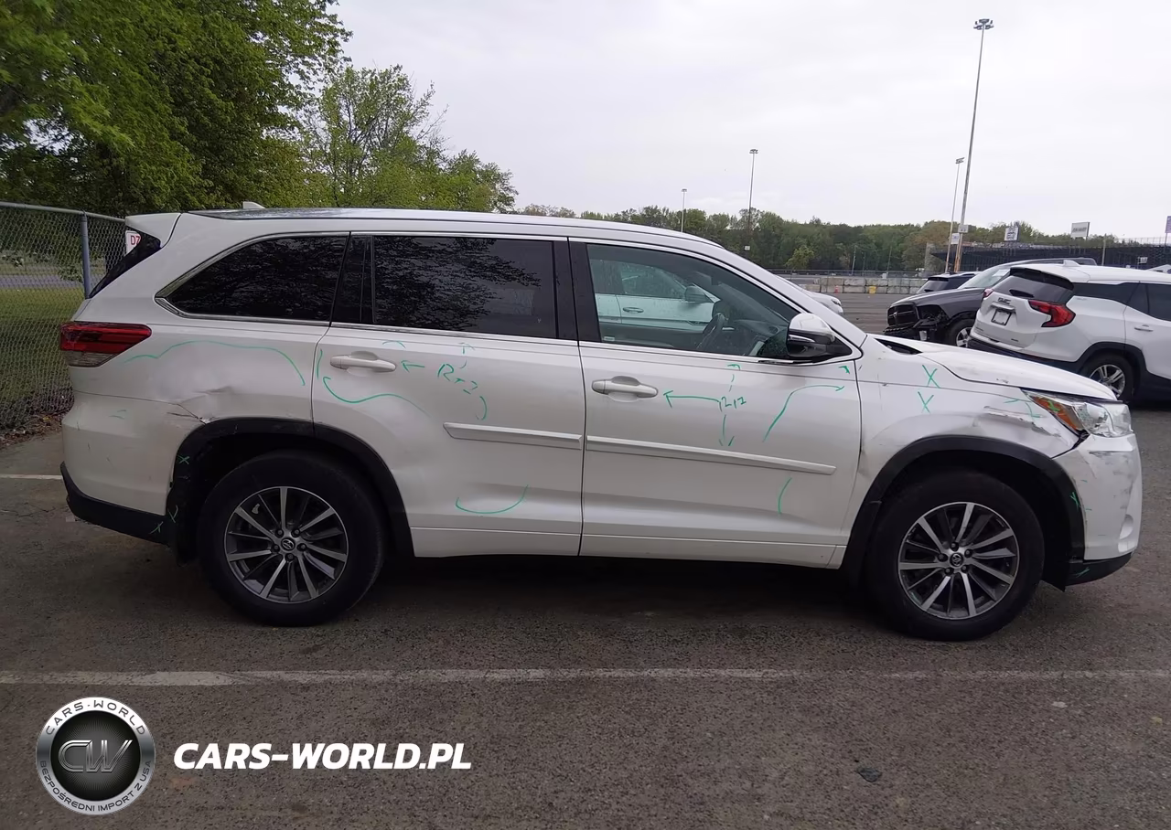2018 Toyota Highlander Xle VIN:5TDJZRFH7JS912327 - 13