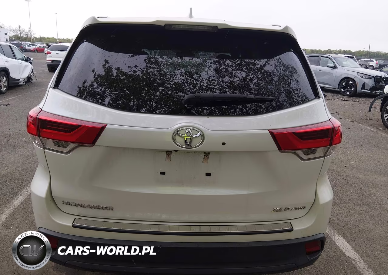 2018 Toyota Highlander Xle VIN:5TDJZRFH7JS912327 - 16