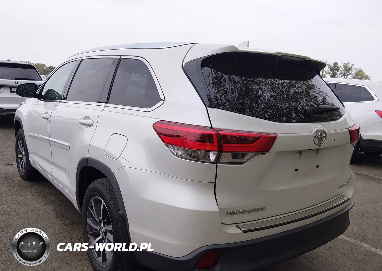 2018 Toyota Highlander Xle VIN:5TDJZRFH7JS912327 - 3