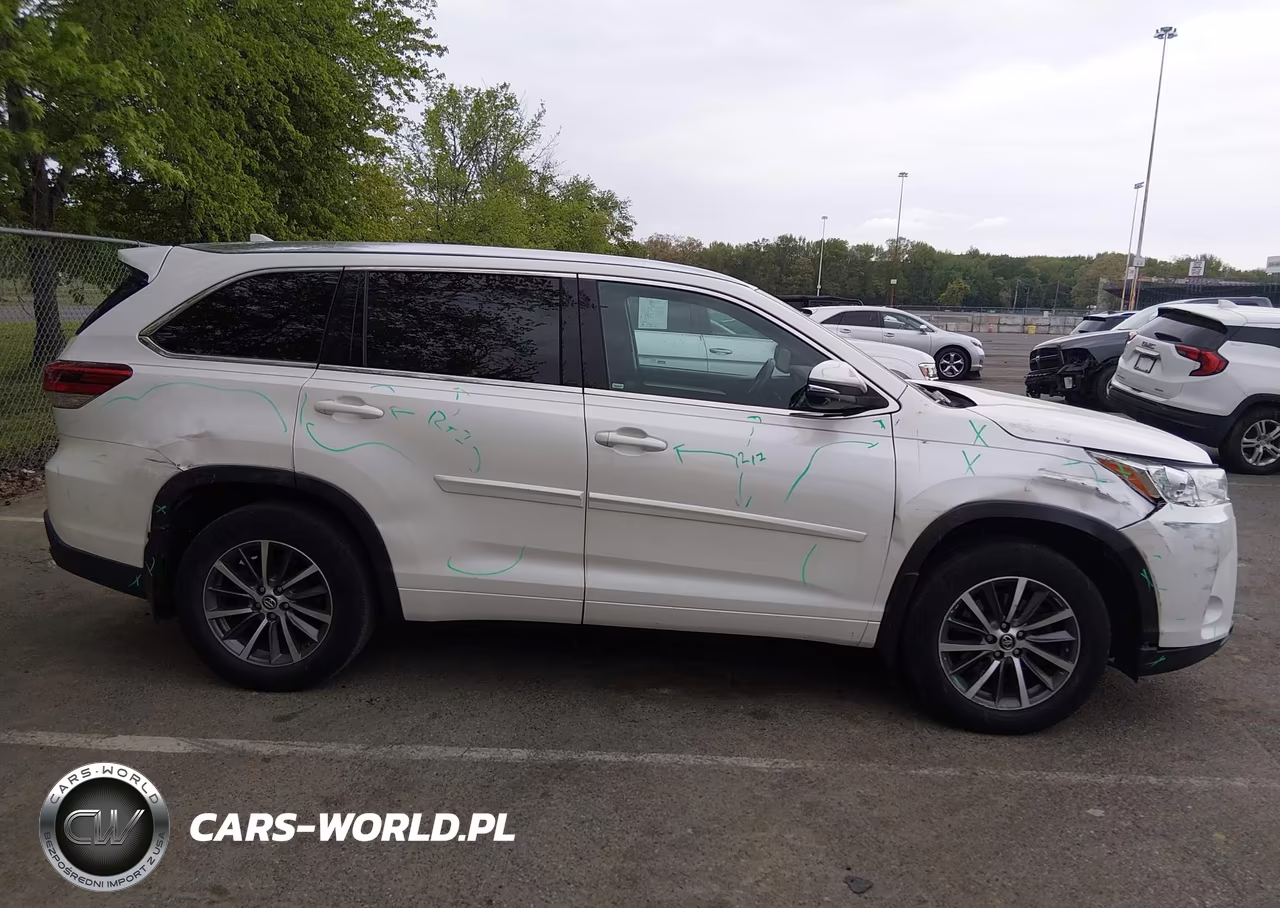 2018 Toyota Highlander Xle VIN:5TDJZRFH7JS912327 - 6