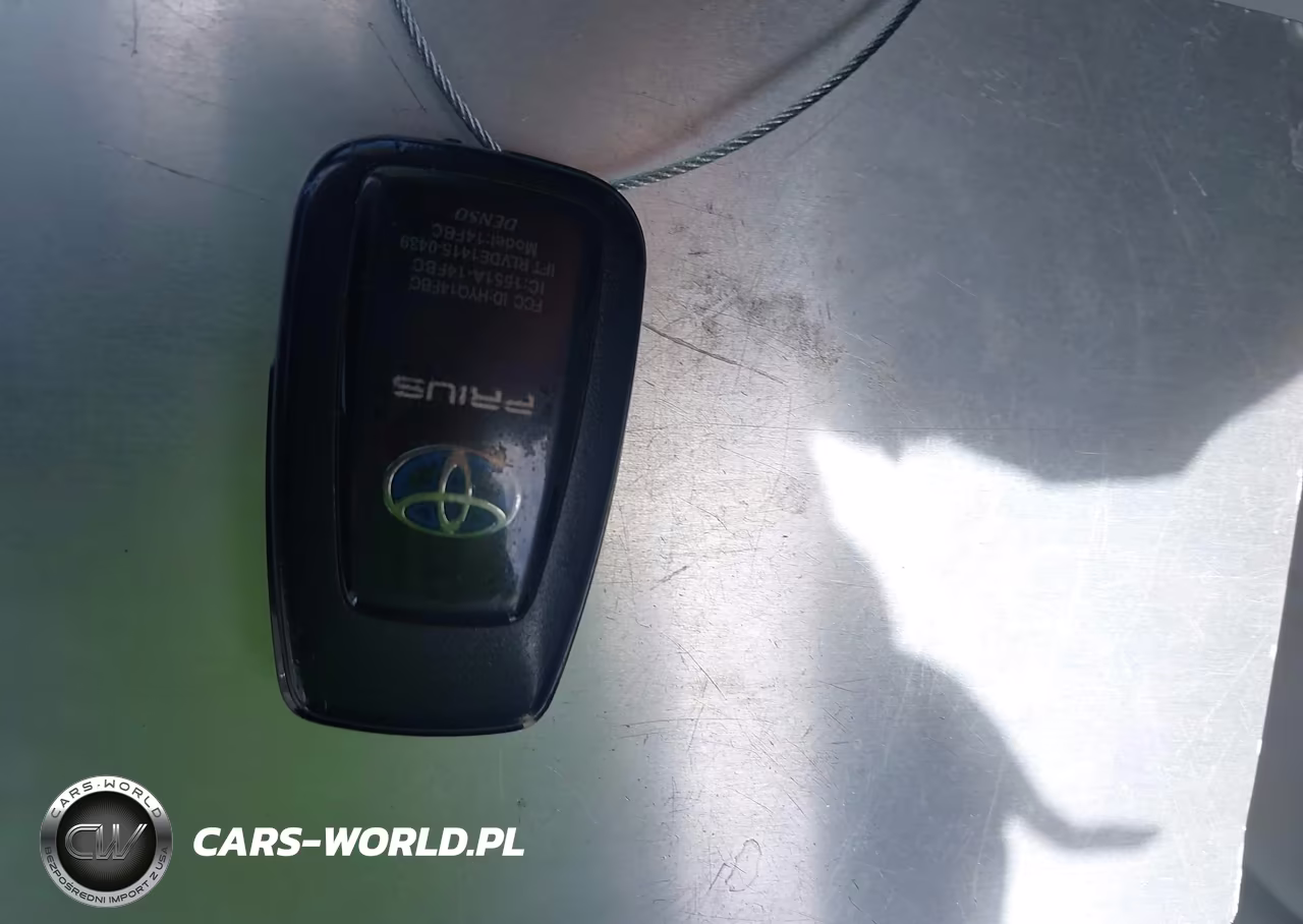 2016 Toyota Prius Three Touring VIN:JTDKARFU8G3011003 - 11