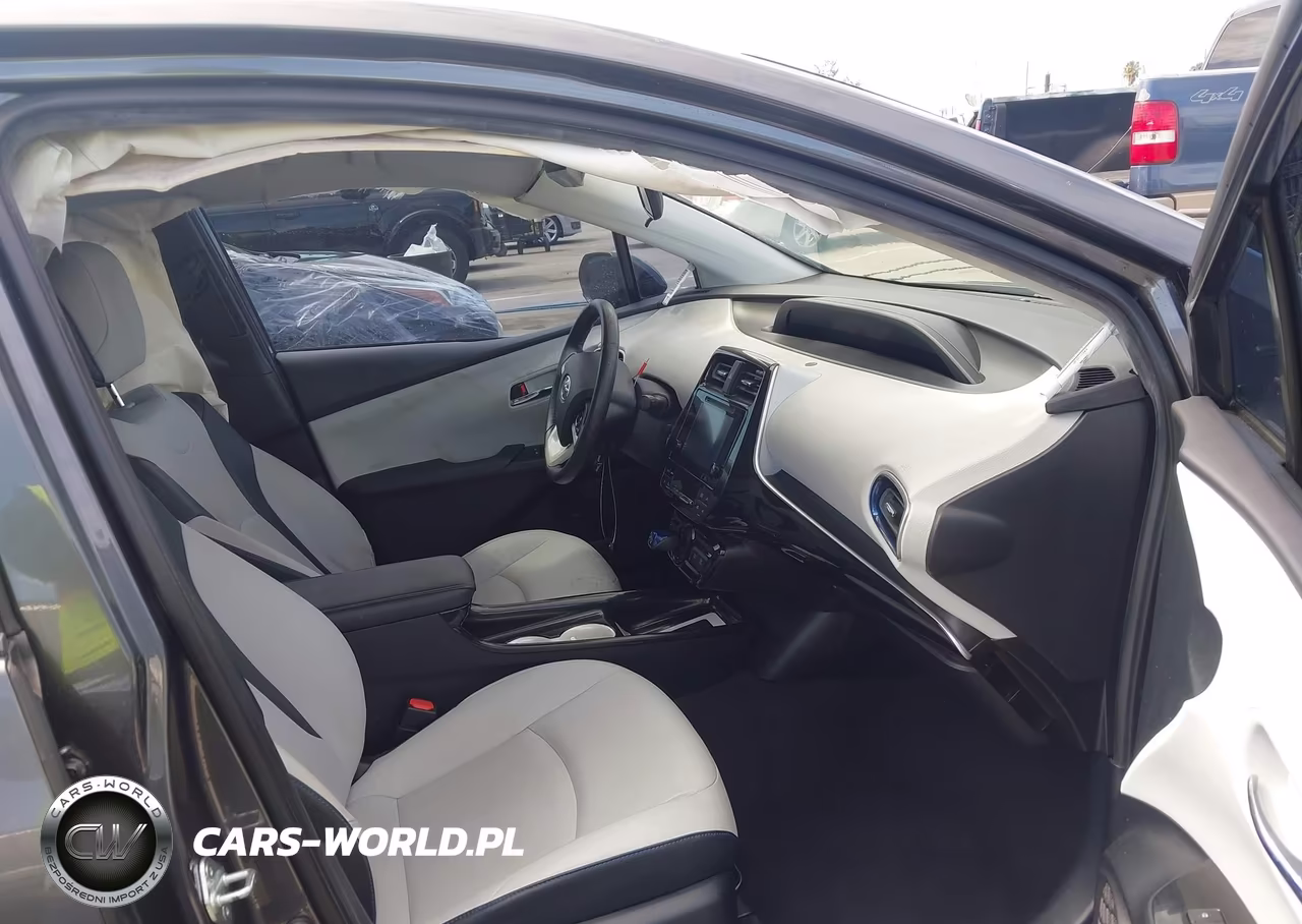 2016 Toyota Prius Three Touring VIN:JTDKARFU8G3011003 - 5