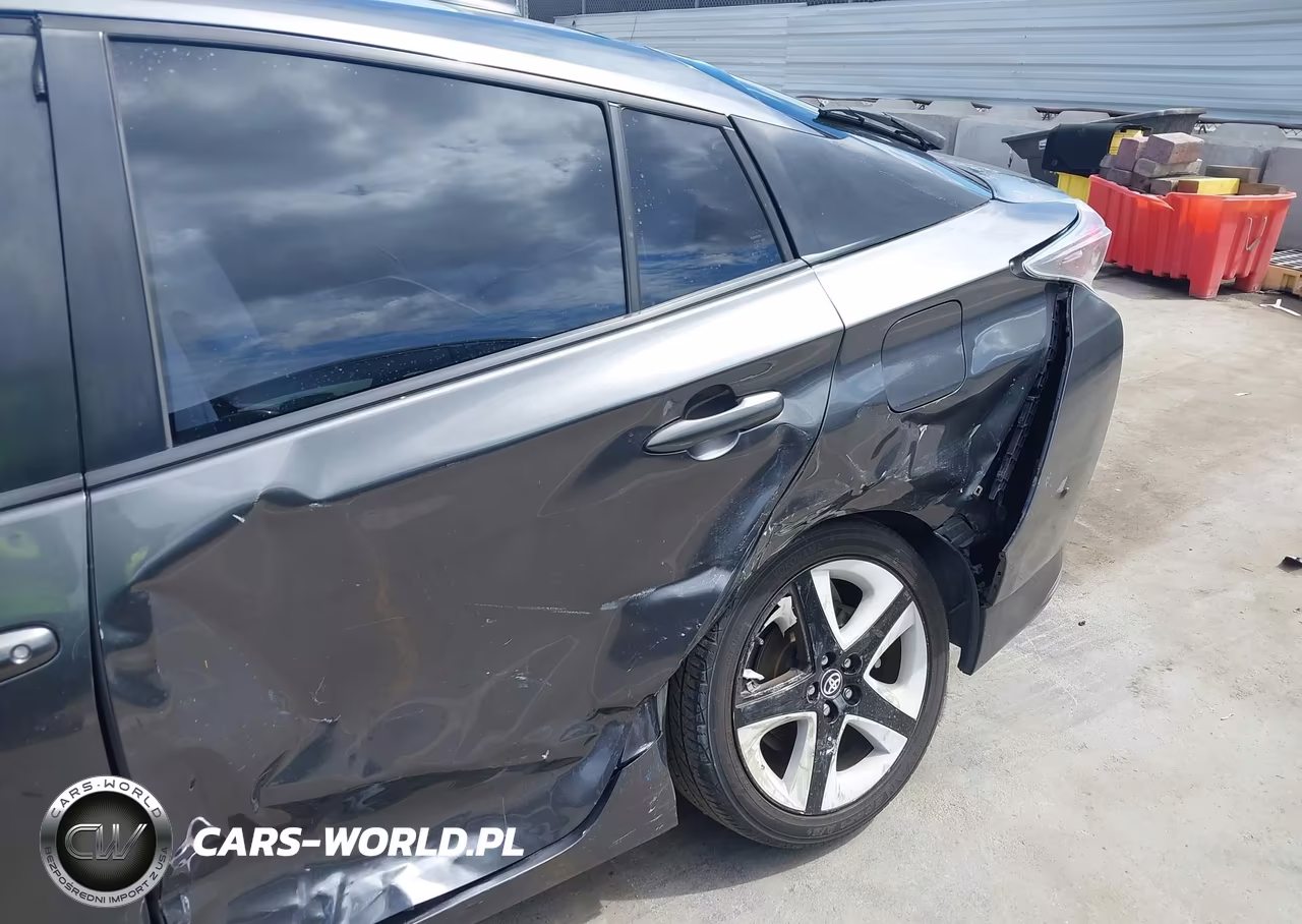 2016 Toyota Prius Three Touring VIN:JTDKARFU8G3011003 - 6