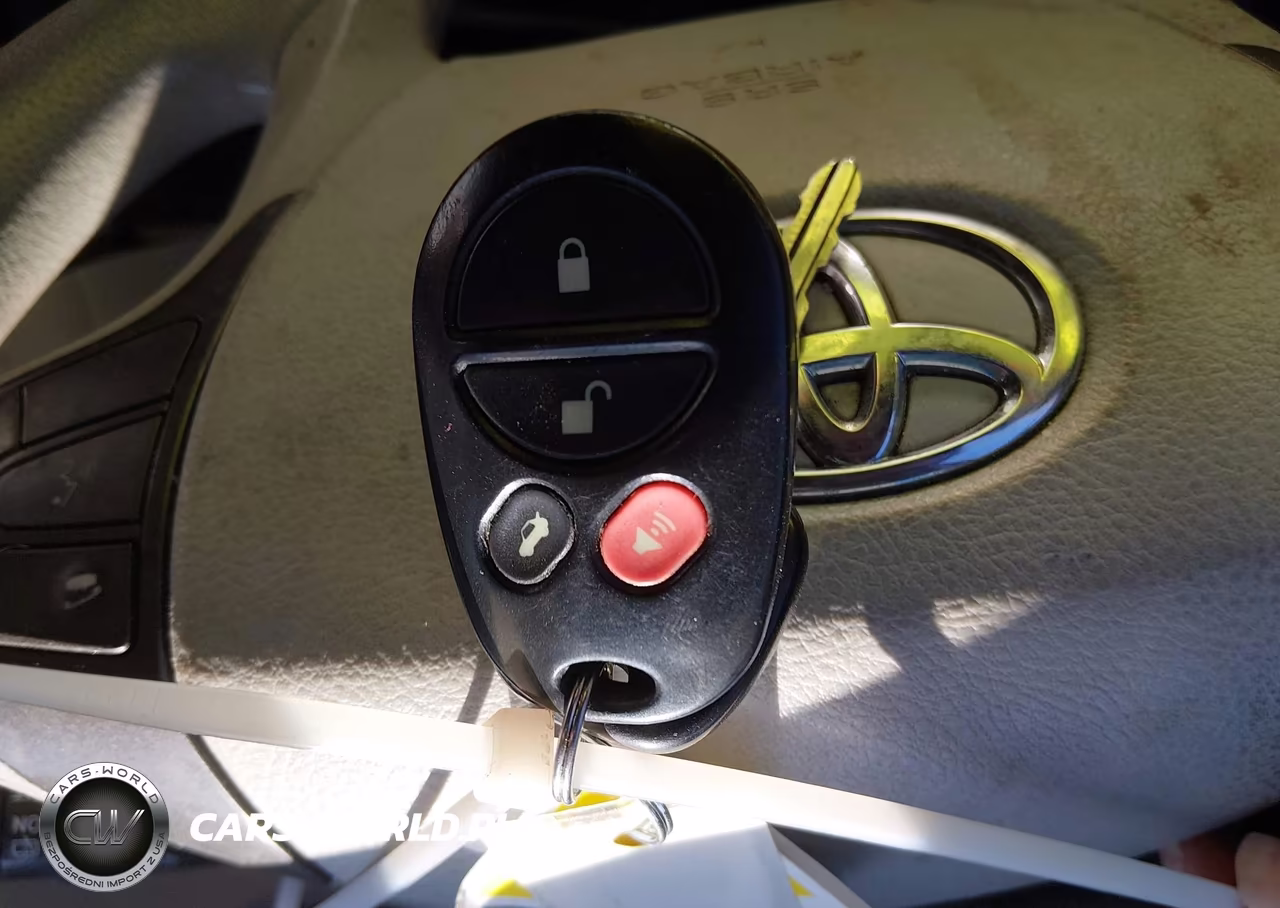 2012 Toyota Sienna Le V6 8 Passenger VIN:5TDKK3DC4CS253591 - 11
