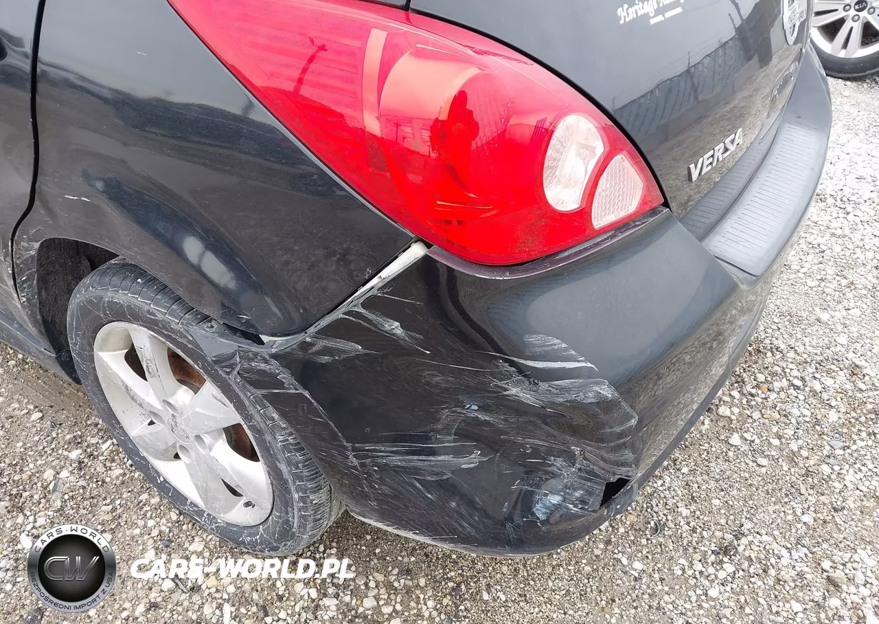 2010 Nissan Versa 1.8Sl VIN:3N1BC1CP7AL384901 - 14