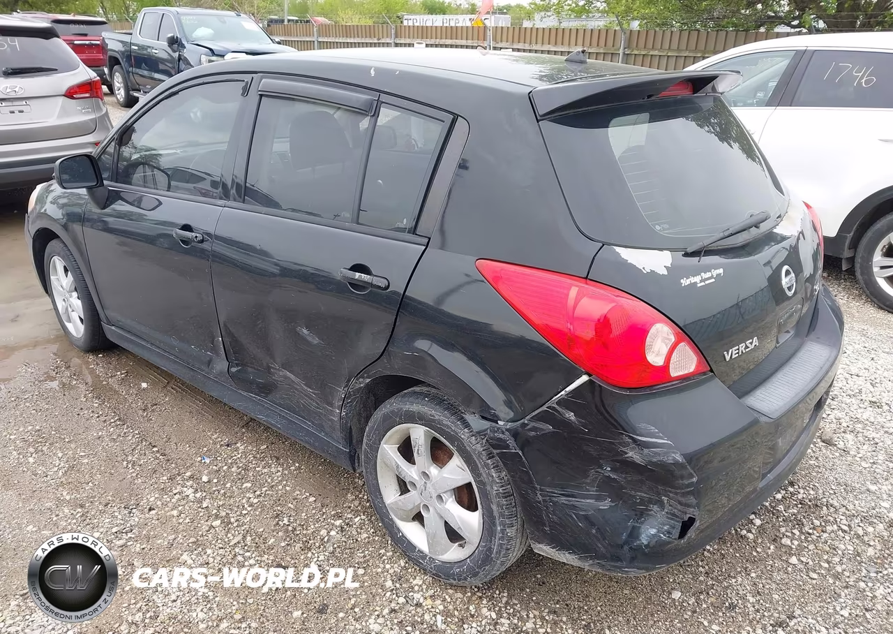 2010 Nissan Versa 1.8Sl VIN:3N1BC1CP7AL384901 - 3