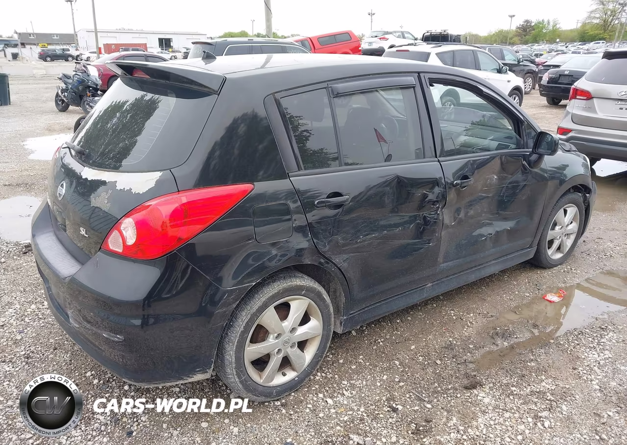 2010 Nissan Versa 1.8Sl VIN:3N1BC1CP7AL384901 - 4