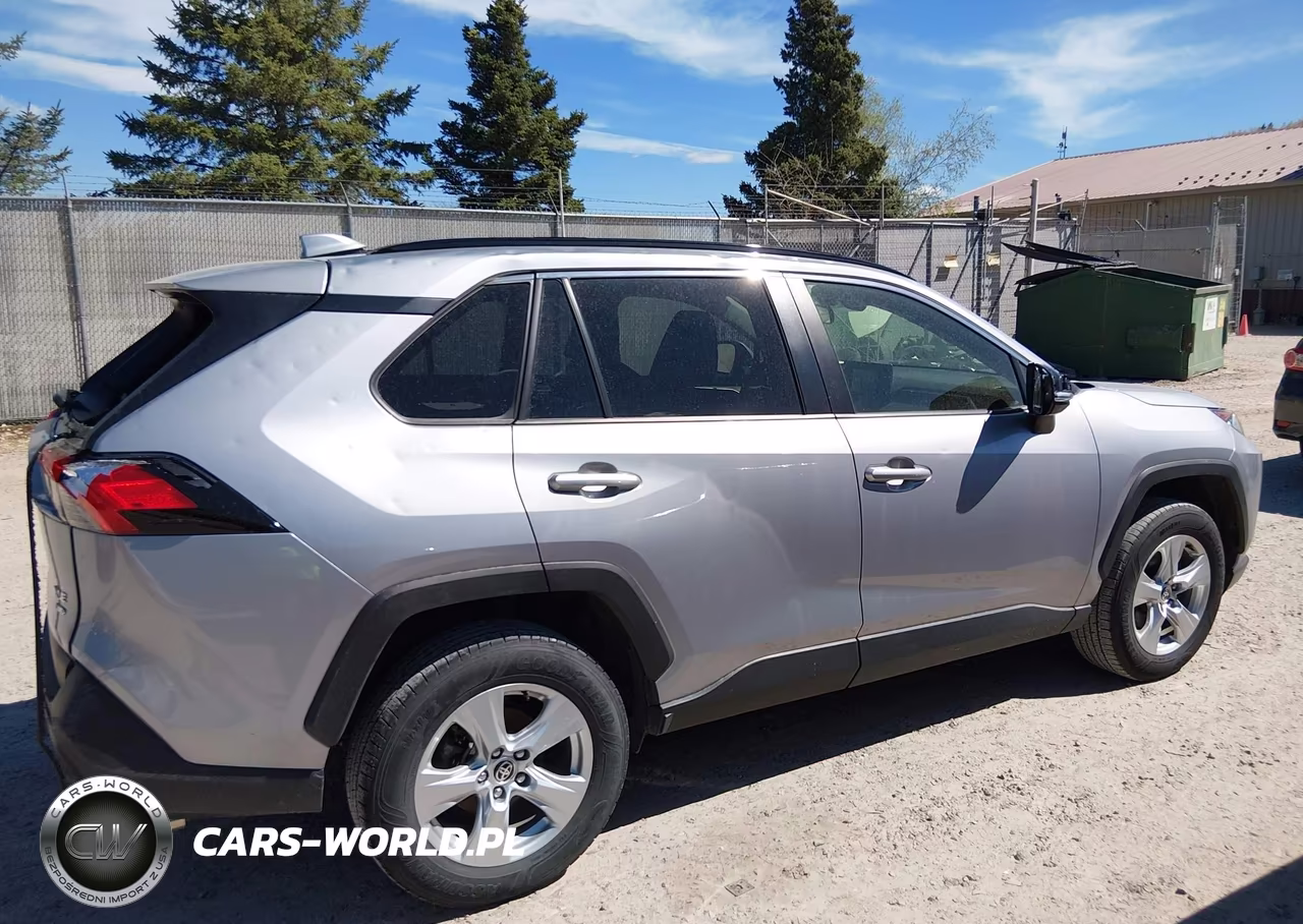 2021 Toyota Rav4 Xle VIN:JTMP1RFV8MD073912 - 13