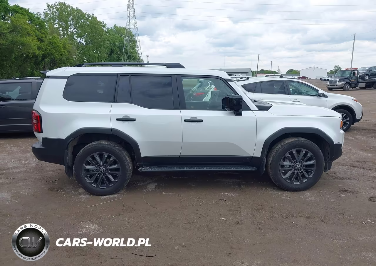 2025 Toyota Land Cruiser VIN:JTEABFAJ3S5020186 - 13