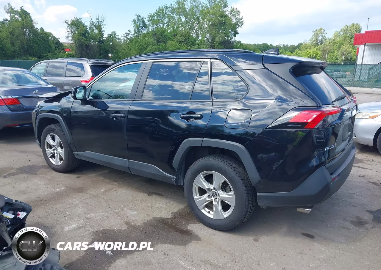 2021 Toyota Rav4 Xle VIN:2T3P1RFV7MW211443 - 3