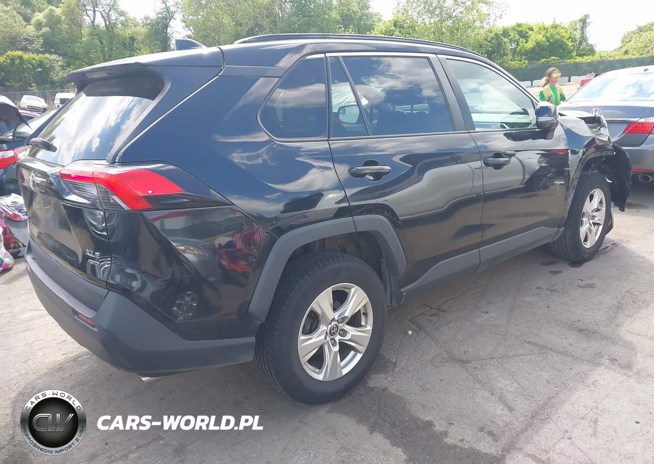 2021 Toyota Rav4 Xle VIN:2T3P1RFV7MW211443 - 4