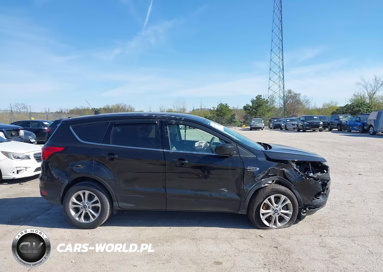 2019 Ford Escape Se VIN:1FMCU9GD8KUB18464 - 13