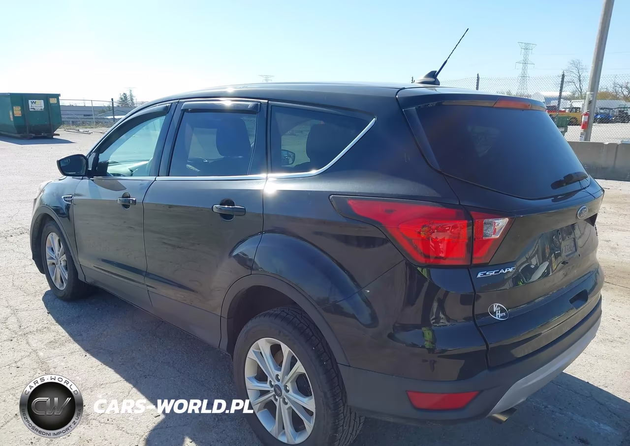 2019 Ford Escape Se VIN:1FMCU9GD8KUB18464 - 3