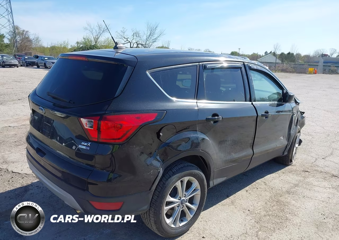 2019 Ford Escape Se VIN:1FMCU9GD8KUB18464 - 4