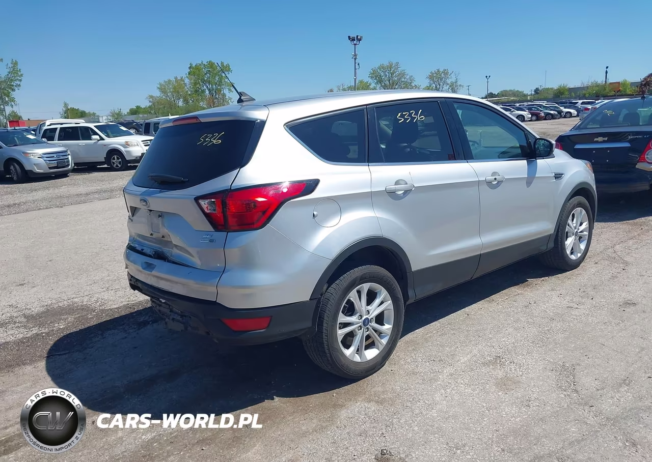 2019 Ford Escape Se VIN:1FMCU9GD4KUA59851 - 4