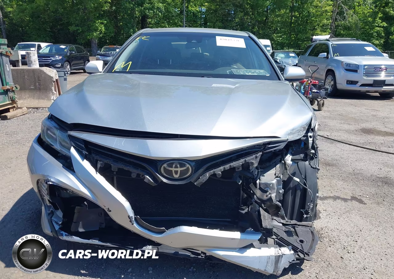 2018 Toyota Camry Le VIN:JTNB11HK4J3020734 - 13