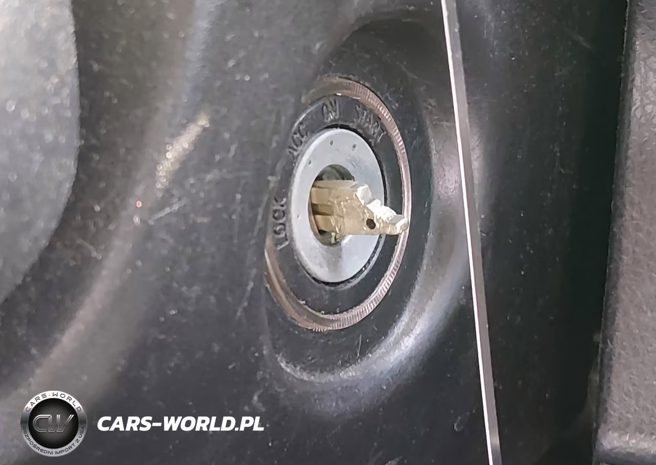 2018 Toyota Camry Le VIN:JTNB11HK4J3020734 - 18