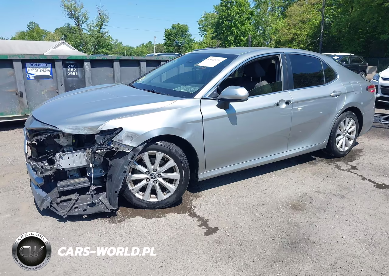2018 Toyota Camry Le VIN:JTNB11HK4J3020734 - 2
