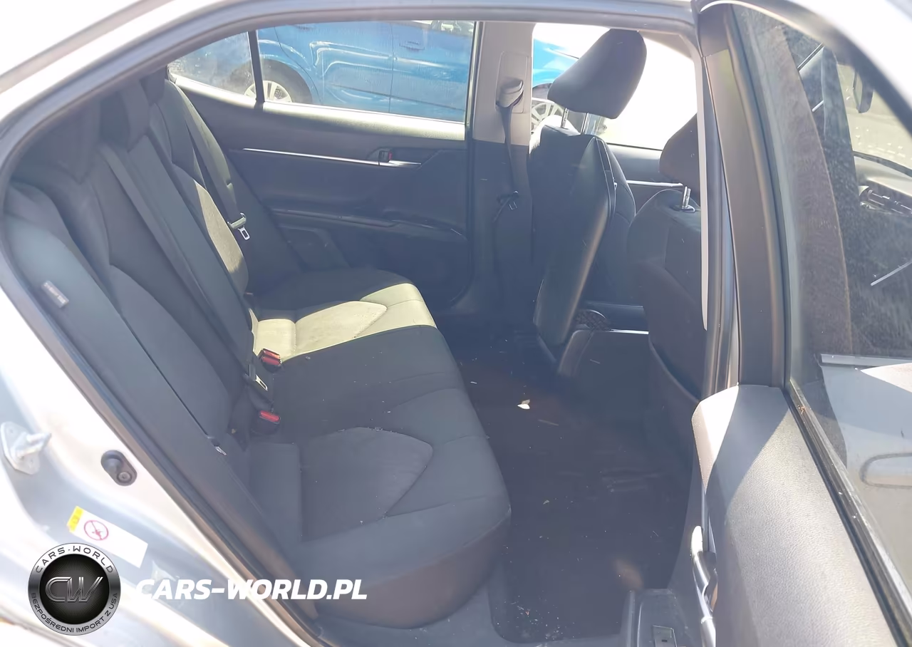 2018 Toyota Camry Le VIN:JTNB11HK4J3020734 - 8