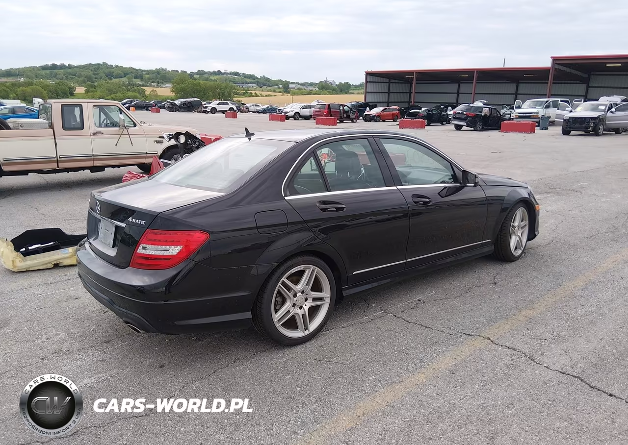 2013 Mercedes-Benz C 300 Sport 4Matic VIN:WDDGF8AB7DR263573 - 4