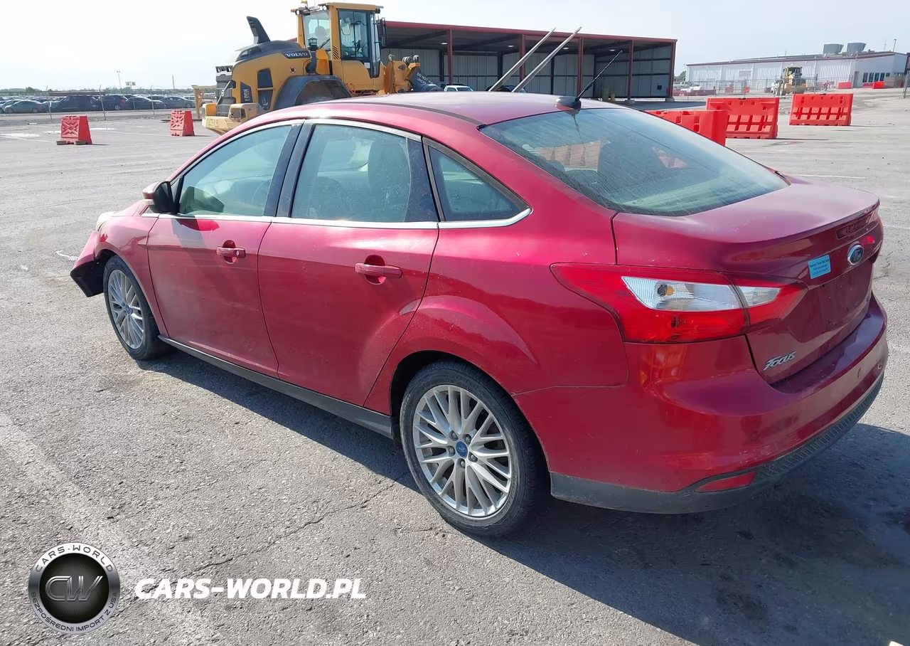 2012 Ford Focus Sel VIN:1FAHP3H26CL102739 - 3